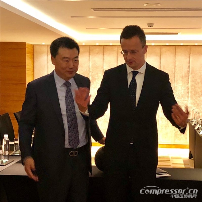 匈牙利外交与对外经济部部长会见曹克坚董事长一行